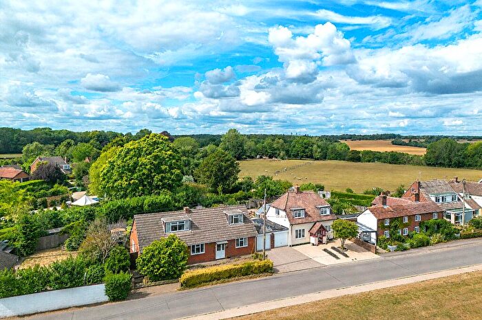 4 Bedroom Detached House For Sale In Holly Lane, Ashampstead, Reading, RG8