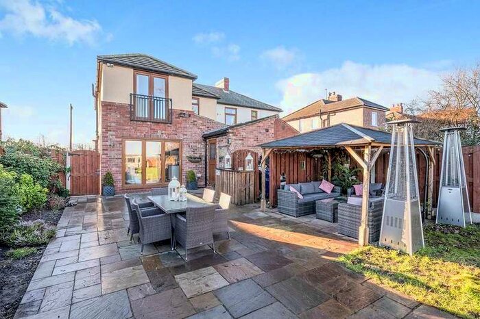 3 Bedroom Semi-Detached House For Sale In Mount Pleasant, Little Smeaton, Pontefract, WF8