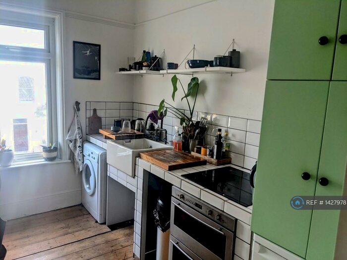 2 Bedroom Flat To Rent In The Haven, Margate, CT9