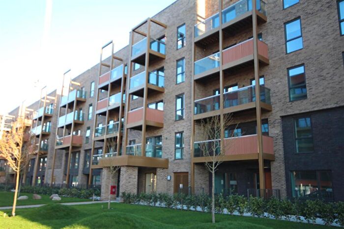 2 Bedroom Flat To Rent In Newington House, London, NW9