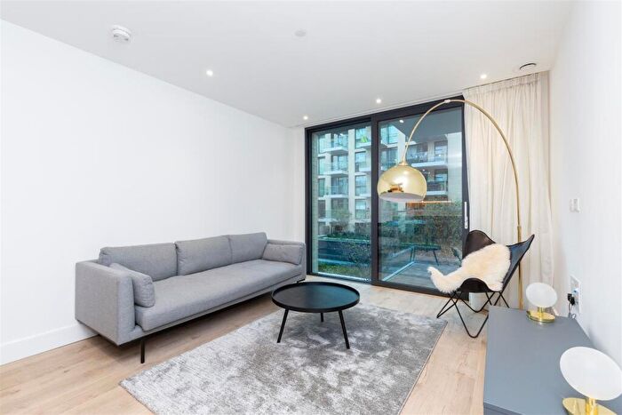 2 Bedroom Apartment To Rent In Neroli House, Goodman's Field, E1