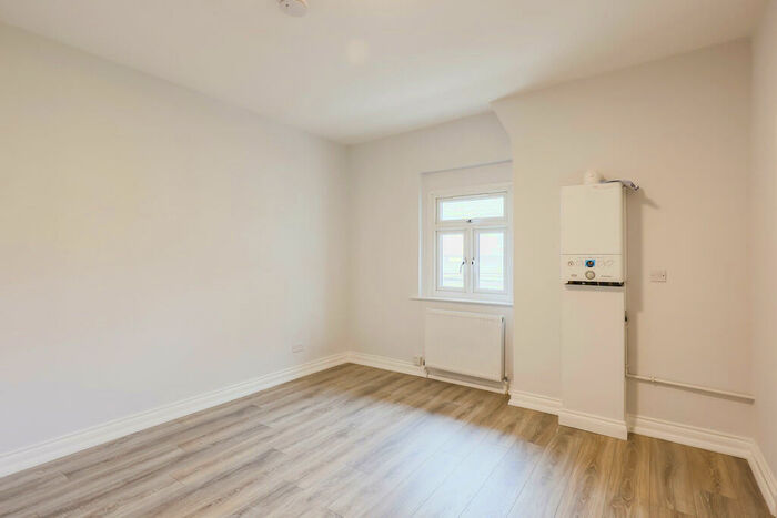 Studio To Rent In Mount View Road, Crouch Hill, London, N4