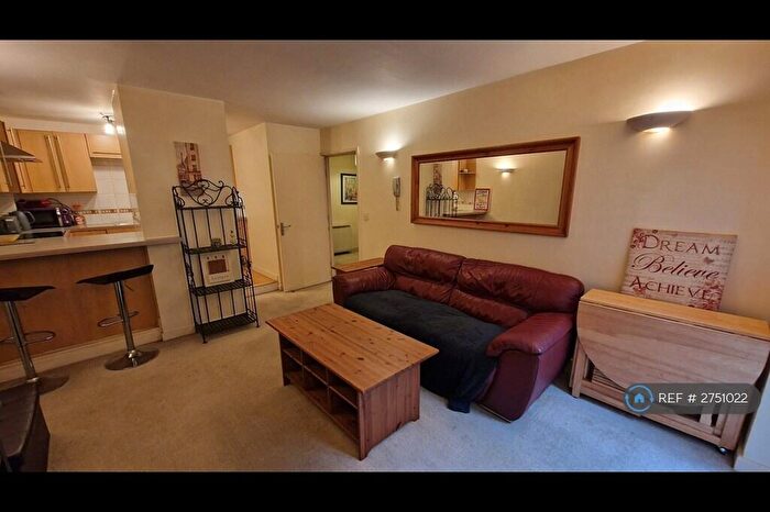 1 Bedroom Flat To Rent In Rusholme, Manchester, M14