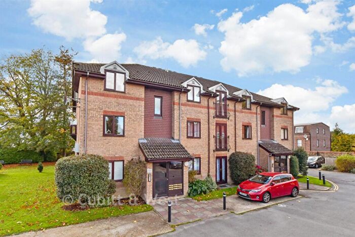 1 Bedroom Apartment For Sale In Kings Road, Horsham, West Sussex, RH13