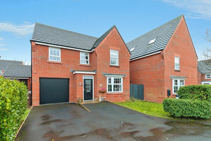 4 Bedroom Detached House For Sale In Arden Drive, Leyland, Lancashire, PR25