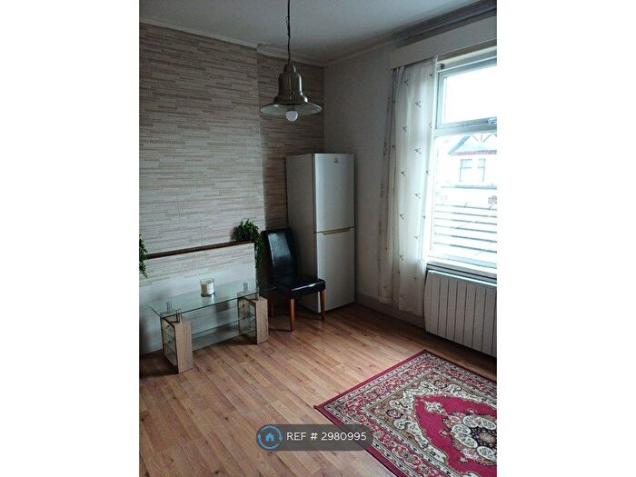 1 Bedroom Flat To Rent In Woodchurch Lane, Birkenhead, CH42