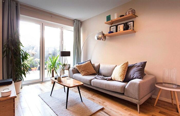 1 Bedroom Flat For Sale In Bailey Mews, London, SW2