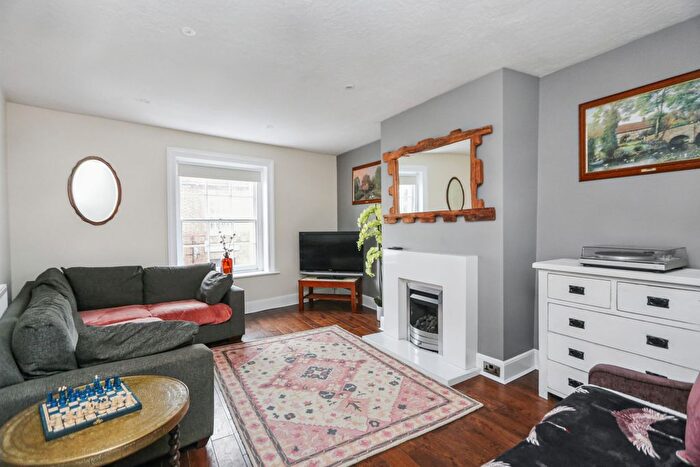 3 Bedroom Flat To Rent In Bishops Waltham, Southampton, SO32