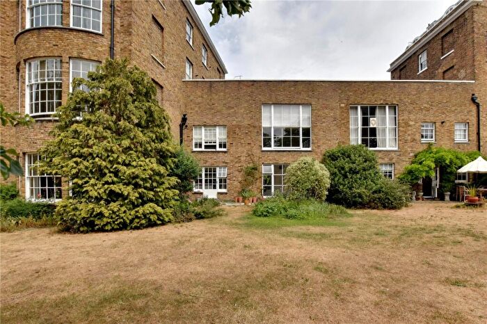 2 Bedroom Apartment For Sale In The Paragon, Blackheath, London, SE3