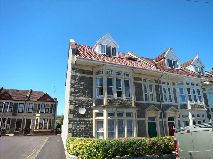 4 Bedroom Apartment To Rent In Oldbury Court Road, Fishponds, Bristol, BS16