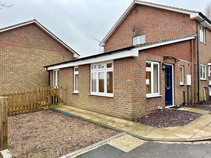 1 Bedroom Semi Detached Bungalow For Sale In Lucy Way, Bexhill-On-Sea, TN39