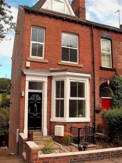 4 Bedroom Terraced House To Rent In Meanwood Road, Leeds, LS7