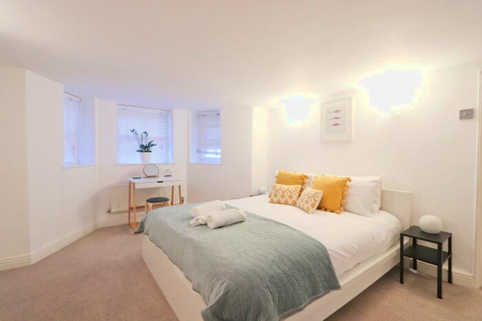 1 Bedroom Apartment To Rent In Hampton Road, Bristol, BS6