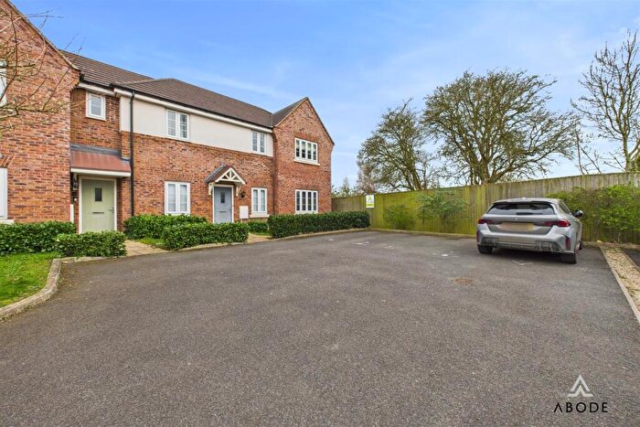 2 Bedroom Apartment For Sale In Clayton Gardens, Hatton, Derby, DE65