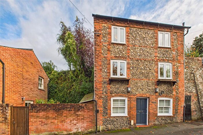 2 Bedroom Apartment To Rent In Greys Road, Henley-on-Thames, Oxfordshire, RG9