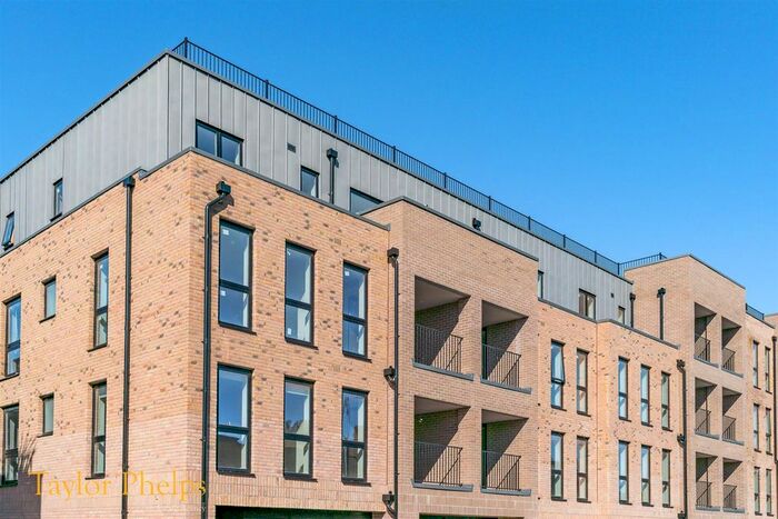 2 Bedroom Flat To Rent In Amwell End, Ware, SG12