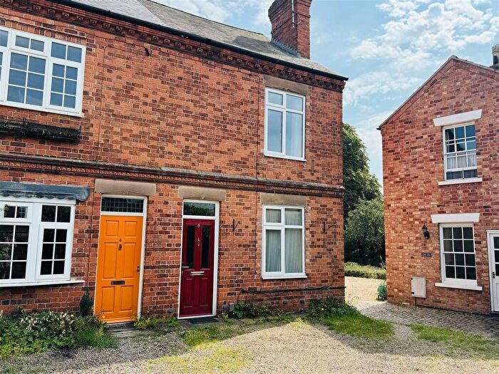 3 Bedroom End Of Terrace House To Rent In West End Villas, Radcliffe-on-trent, Nottingham, NG12