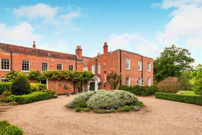 2 Bedroom Maisonette To Rent In Barkham Manor, Wokingham, RG41