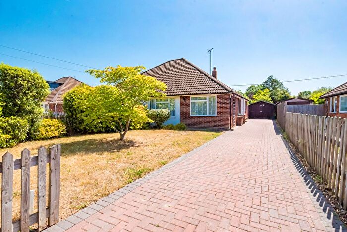 2 Bedroom Bungalow For Sale In Lawford Crescent, Yateley, Hampshire, GU46