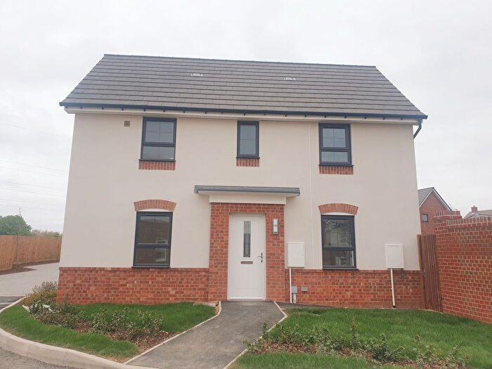 3 Bedroom Property To Rent In Nutmeg Close, Aylesbury, HP22
