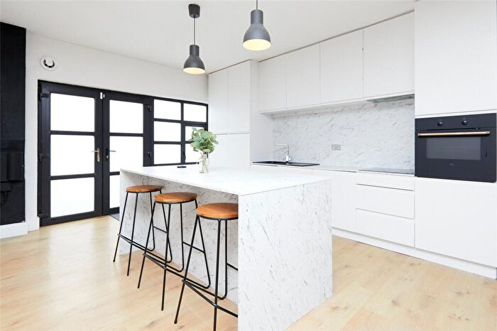 2 Bedroom Apartment For Sale In Hucknall Road, Nottingham, Nottinghamshire, NG5