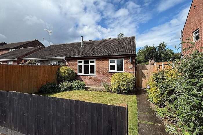 1 Bedroom Semi-Detached Bungalow For Sale In Charnwood Avenue, Asfordby, LE14