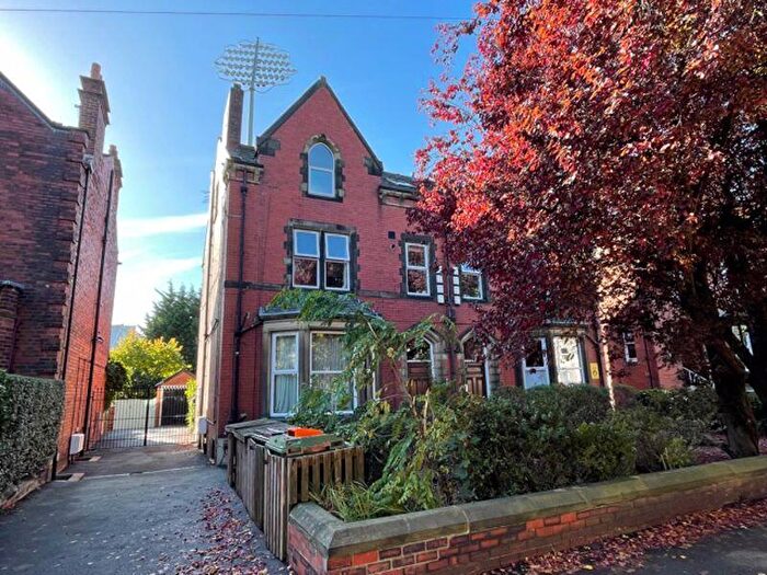 2 Bedroom Apartment To Rent In Cardigan Road, Leeds, LS6