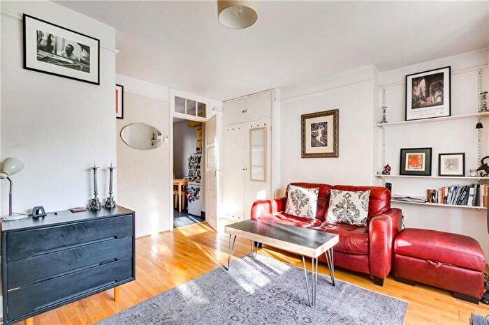 1 Bedroom Flat To Rent In Meyer House, Balham, SW12