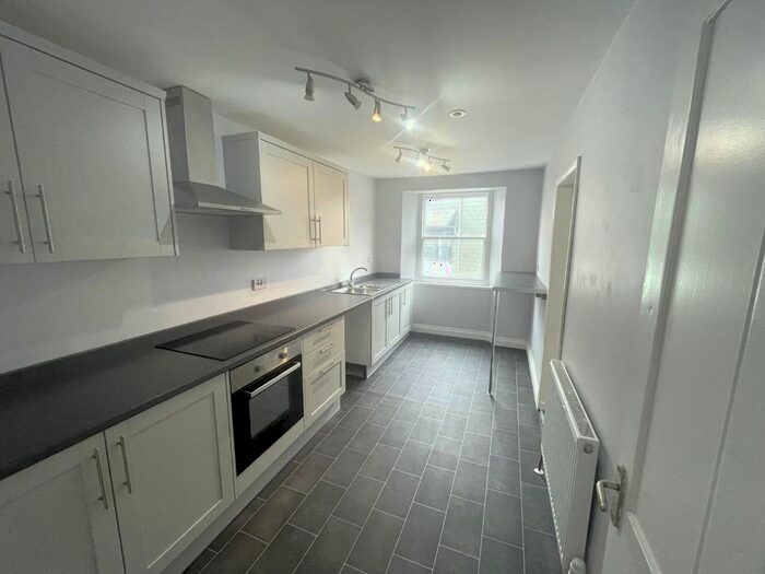 3 Bedroom Maisonette To Rent In Fore Street, Callington, PL17