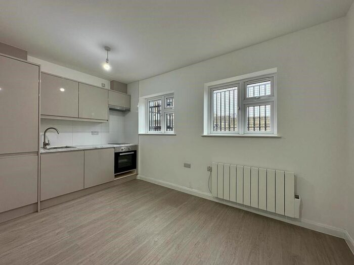 Studio To Rent In Chadview Court, Chadwell Heath Lane, Chadwell Heath, Romford, RM6