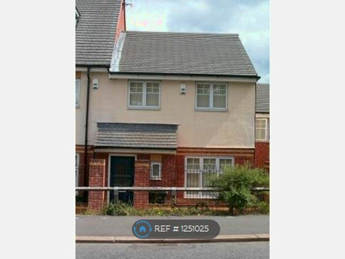 3 Bedroom End Of Terrace House To Rent In Yew Tree Road, Manchester M14