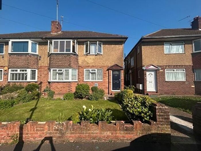 2 Bedroom Maisonette To Rent In Feltham, Middlesex, TW14