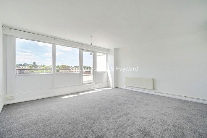 2 Bedroom Flat To Rent In Fair Acres, Bromley, BR2