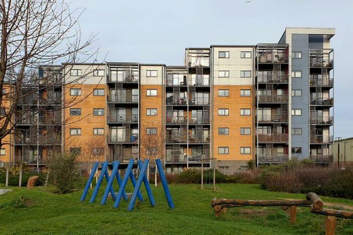 2 Bedroom Flat To Rent In Millard Road, London, SE8