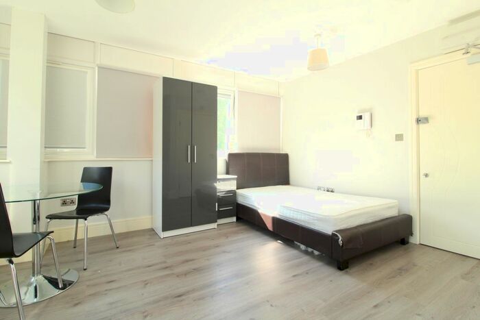 Studio To Rent In Grange Farm Park, Whitehall Road, Colchester CO2