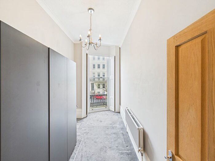 2 Bedroom Flat To Rent In Brunswick Place, Hove, BN3