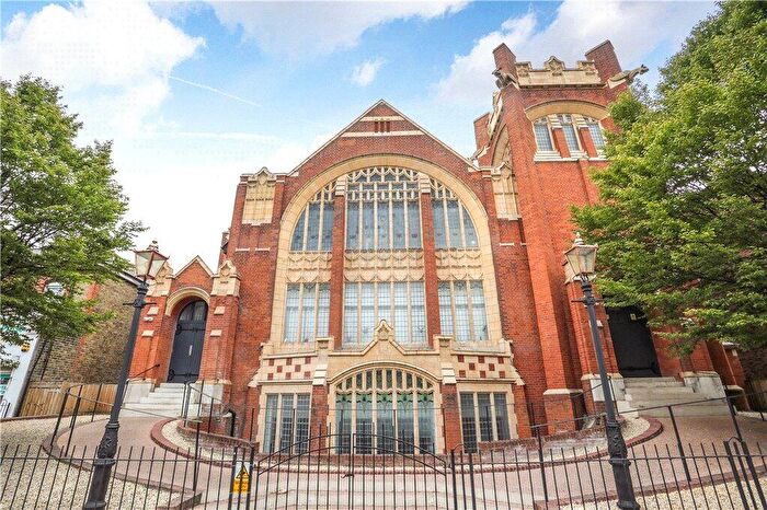 2 Bedroom Apartment For Sale In Cranbrook Road, Ilford, IG1