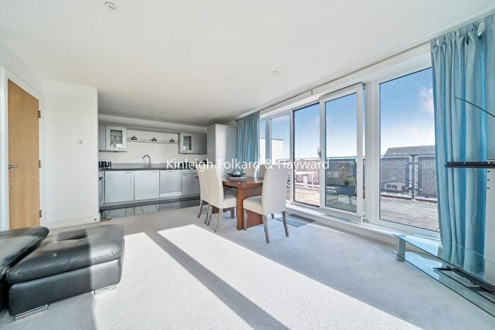 2 Bedroom Flat To Rent In Sherman Road, Bromley, Kent, BR1