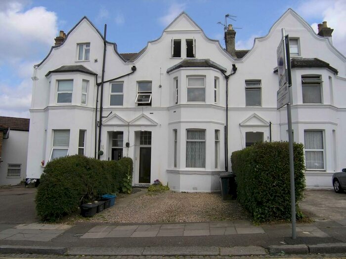 2 Bedroom Flat To Rent In Sunningfields Crescent, Hendon, NW4