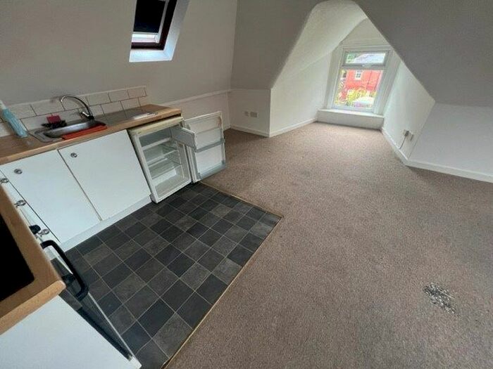 1 Bedroom Flat To Rent In - Aylesbury Road, Bournemouth, BH1