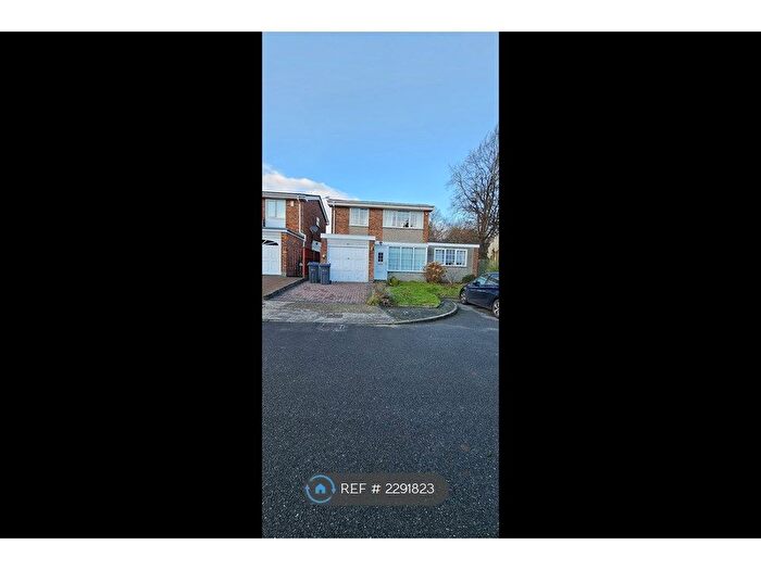 4 Bedroom Detached House To Rent In Saunton Way, Birmingham, B29