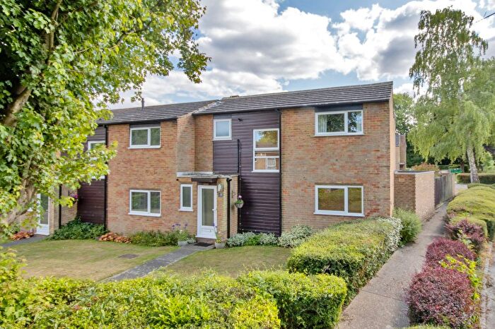 4 Bedroom End Of Terrace House For Sale In Capelands, New Ash Green, Longfield, Kent, DA3
