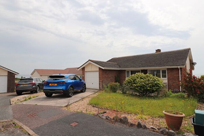 3 Bedroom Bungalow To Rent In Pinewood Close, Dawlish, EX7