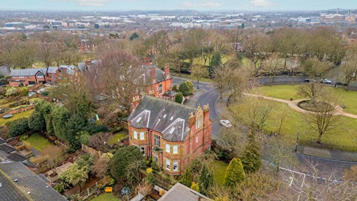 3 Bedroom Apartment For Sale In Lincoln Circus, The Park, NG7