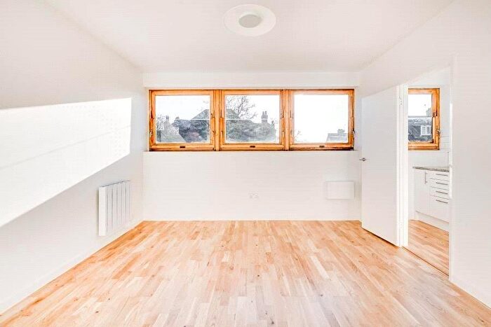 1 Bedroom Apartment To Rent In Hornsey Lane, Highgate, N6