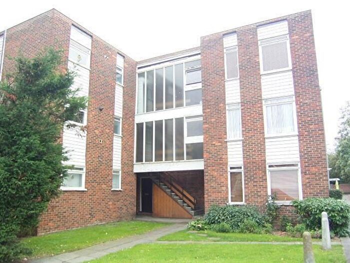 2 Bedroom Flat To Rent In Squirrels Heath Lane, Hornchurch, RM11