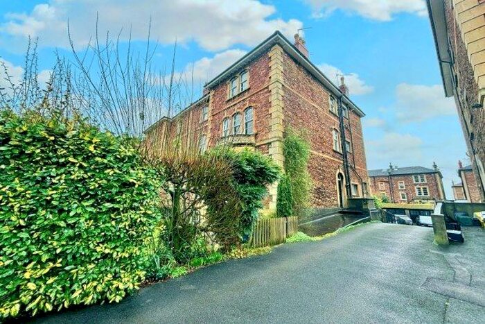 3 Bedroom Flat To Rent In Apsley Road, Bristol, BS8