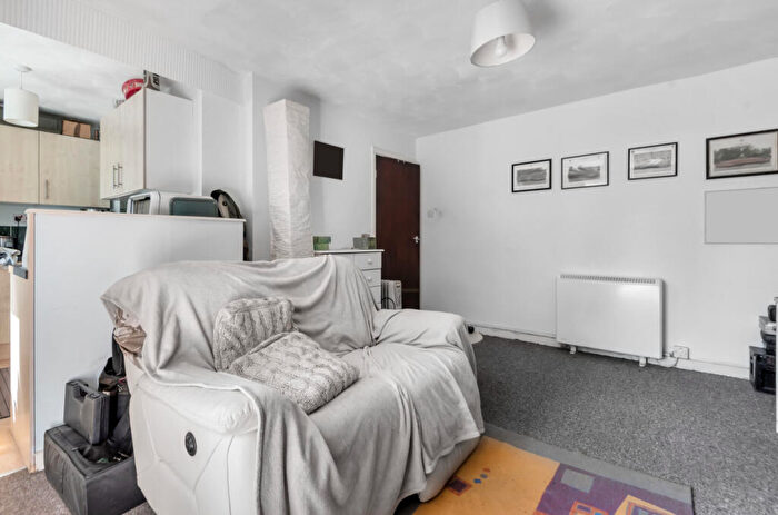 1 Bedroom Flat For Sale In Hulse Road, Banister Park, Southampton, Hampshire, SO15