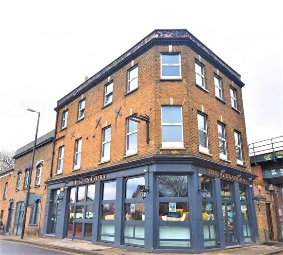 Studio To Rent In Parish Lane, London, SE20