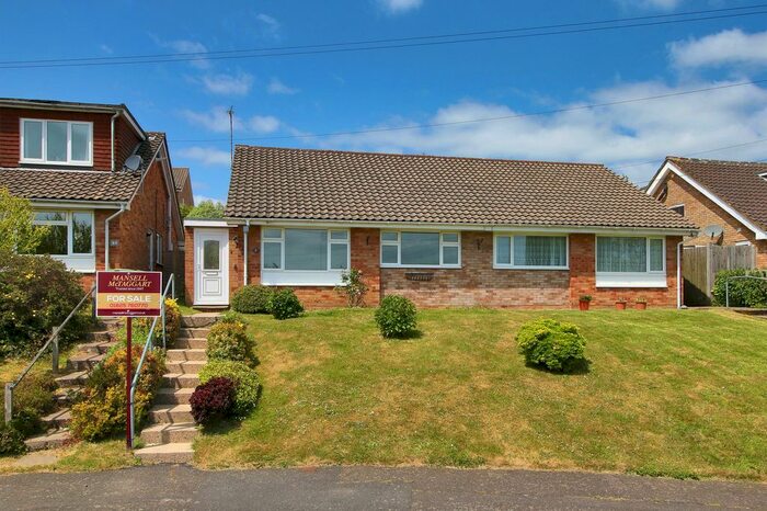 2 Bedroom Semi-Detached Bungalow To Rent In Streele View, Uckfield, TN22